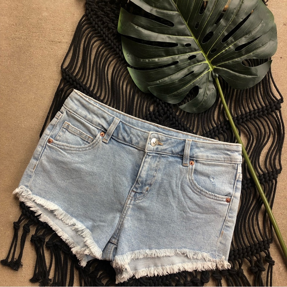 Divided H&M Jean Shorts Size 4